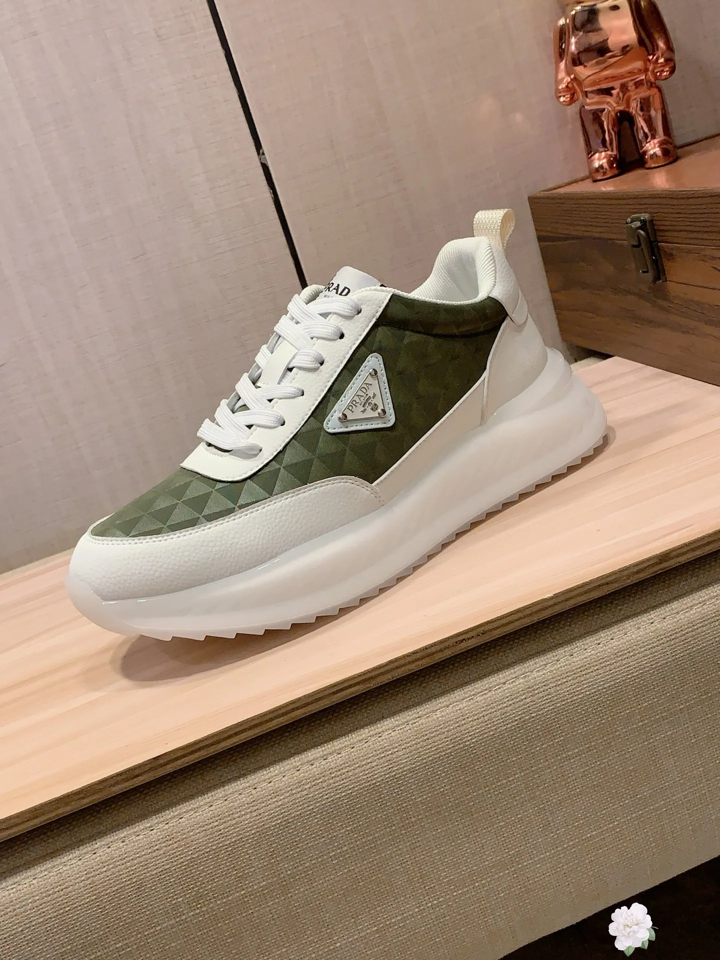 Men's men's shoes💰460💰💰🎩🎩[Lightning][Lightning] "PRADA*" The latest and most popular casual shoes, top brand [seduce] luxury ~ purchasing agency, top ~ quality. [Strong] The upper is made of imported breathable cowhide with material ➕ breathable sheepskin feet (•) and fine workmanship. The original stylish and stylish soft rubber wear-resistant and non-slip outsole is light and comfortable on the feet. The real thing looks better in real photos. 413: code: 38-44, 3️⃣ colors selected